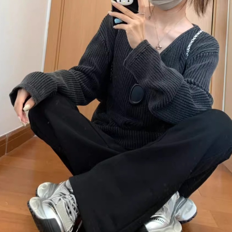 Сплошной цвет с v-образным выр – обзор и цена Street Fashion Winter 2025